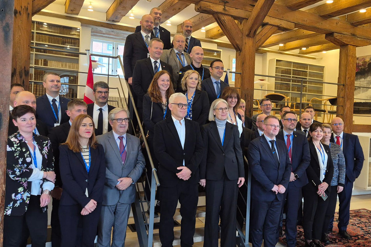Los participantes posando en grupo durante el encuentro